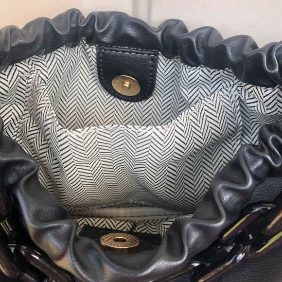 XOXO Soft Vegan Leather can wear in two ways Tote Purse & Crossbody Bag. - Picture 7 of 10